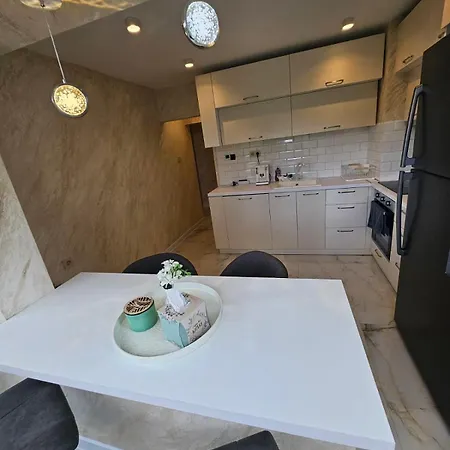 Apartment Home * טרויאן