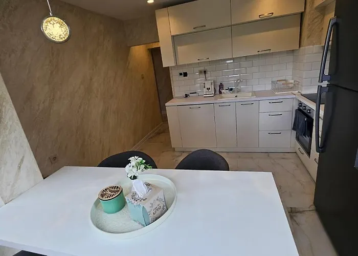 Apartment Home * Trojan