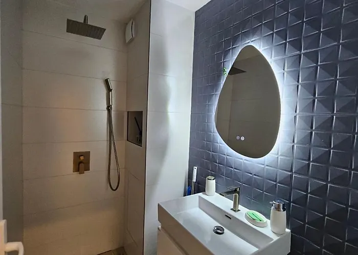 Apartment Home * Trojan